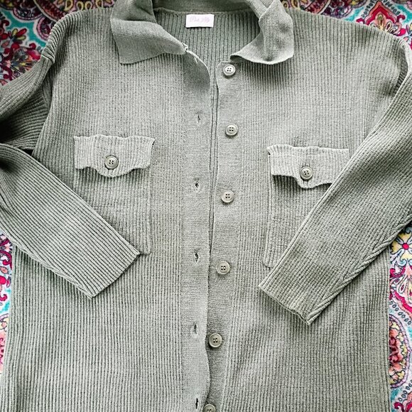 Pink Lily Jackets & Blazers - Pink Lily Green Soft Coroury Shacket Size